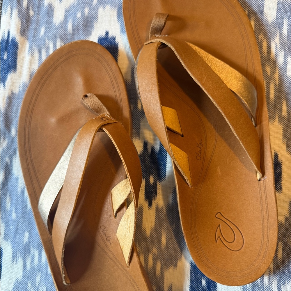 OluKai Women's Tan Leather Flip Flop Sandals
